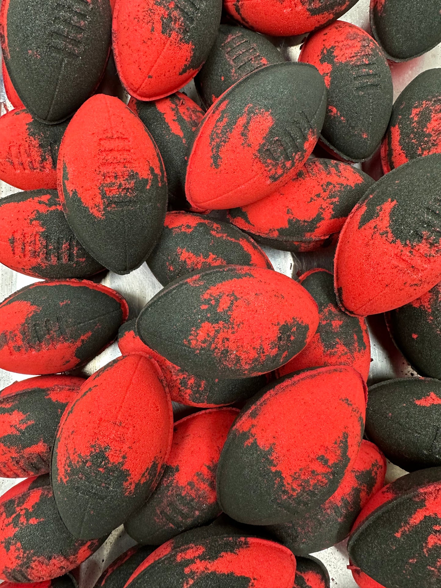 Soapmaid Footy Bath Bomb (Black & Red) - Essendon Bombers - 1 Pack