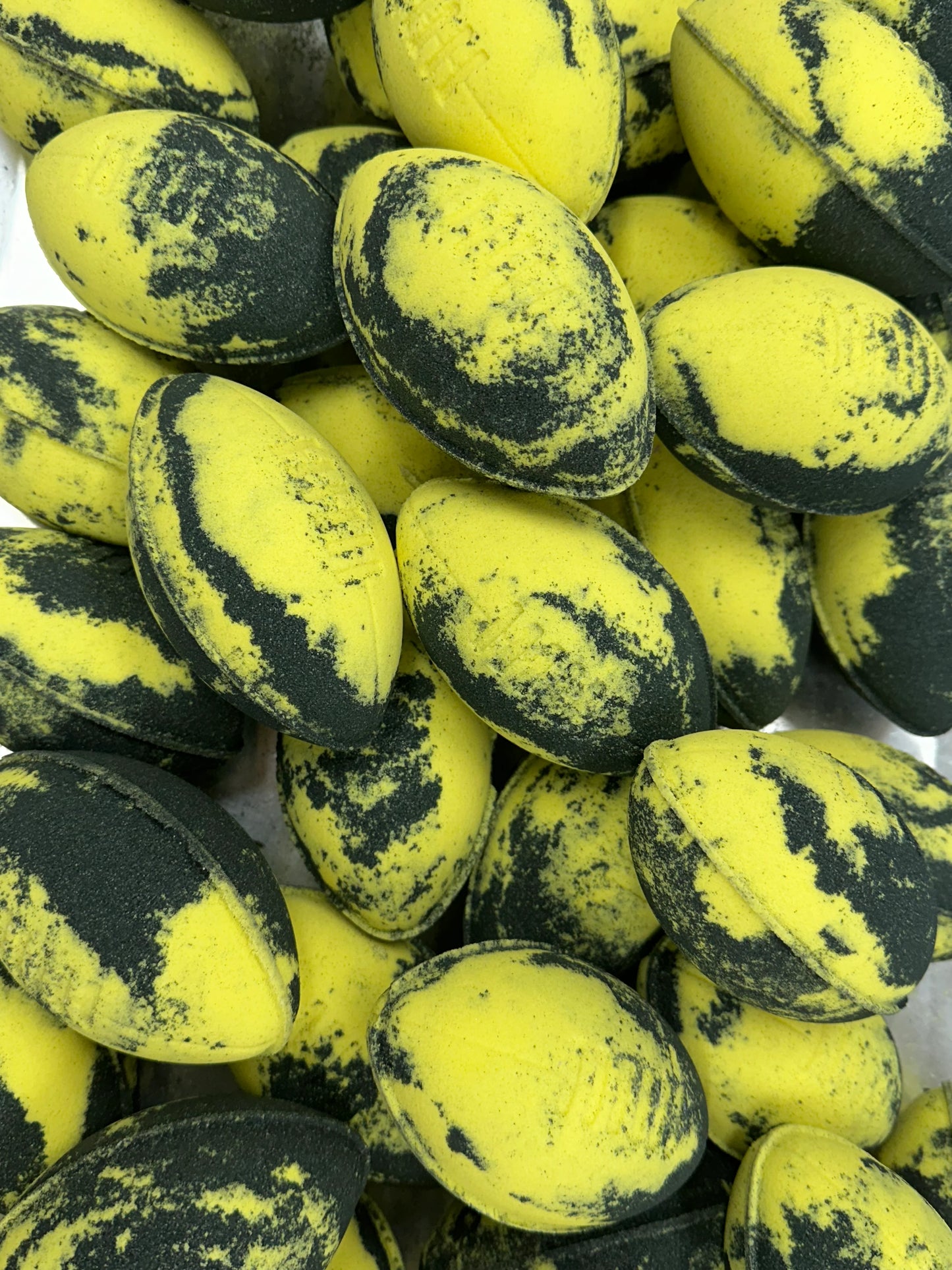 Soapmaid Footy Bath Bomb (Black & Yellow) - Richmond Tigers - 1 Pack
