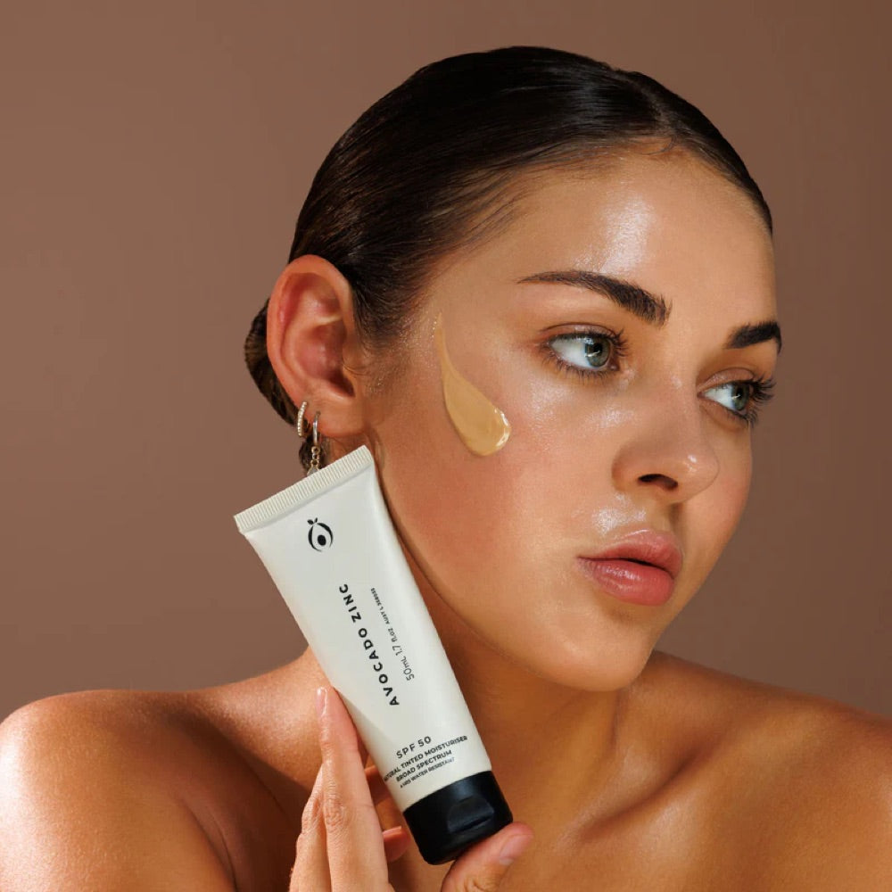 Avocado Zinc SPF50 Natural Tinted Moisturiser Light - Medium 50ml - L'Organic