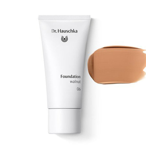 Dr. Hauschka foundation tube with swatch on a white background