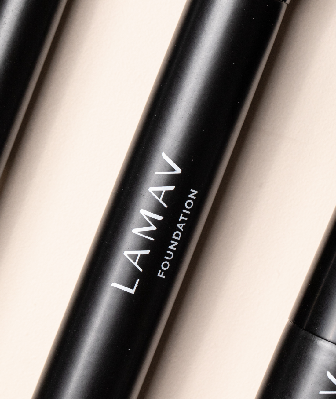 La Mav Vegan Foundation Brush - L'Organic