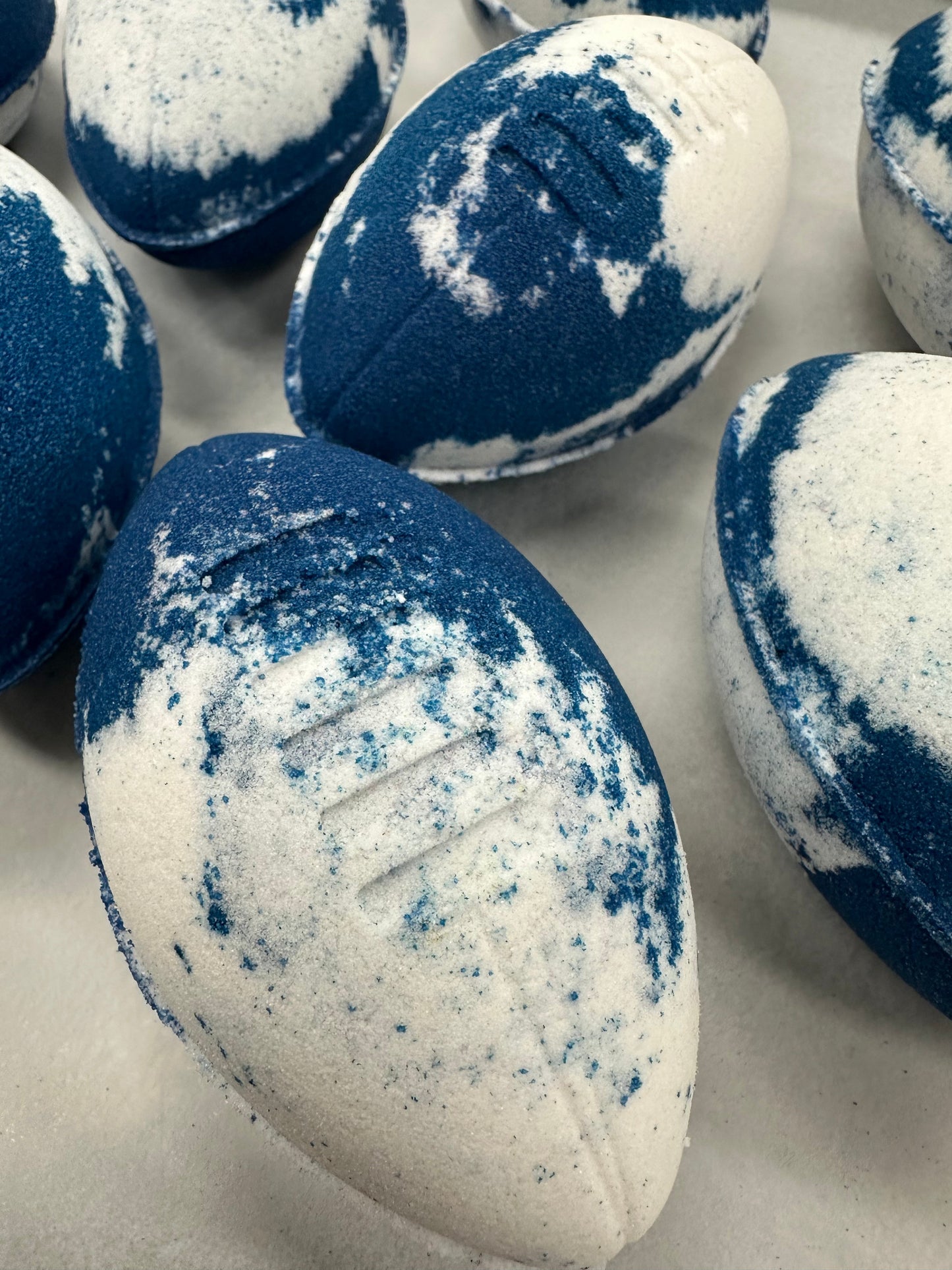 Soapmaid Footy Bath Bomb (Navy & White) - Carlton Blues - 1 Pack