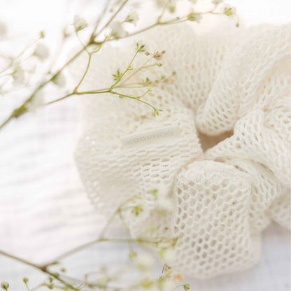 Kooshoo Plastic-free Honeycomb Scrunchie - Coconut Milk
