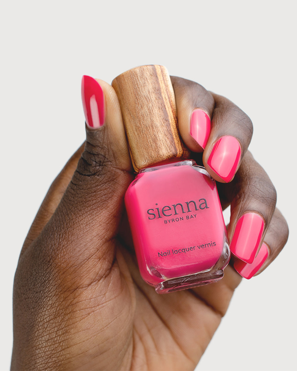 Sienna Nail Polish Wonder - Bold Fuchsia Petal Pink - 10ml