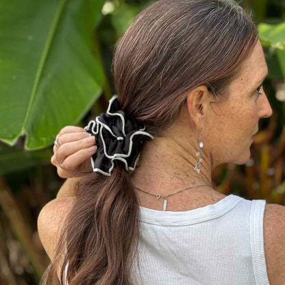 Kooshoo Plastic-Free Ruffle Scrunchie - Tuxedo